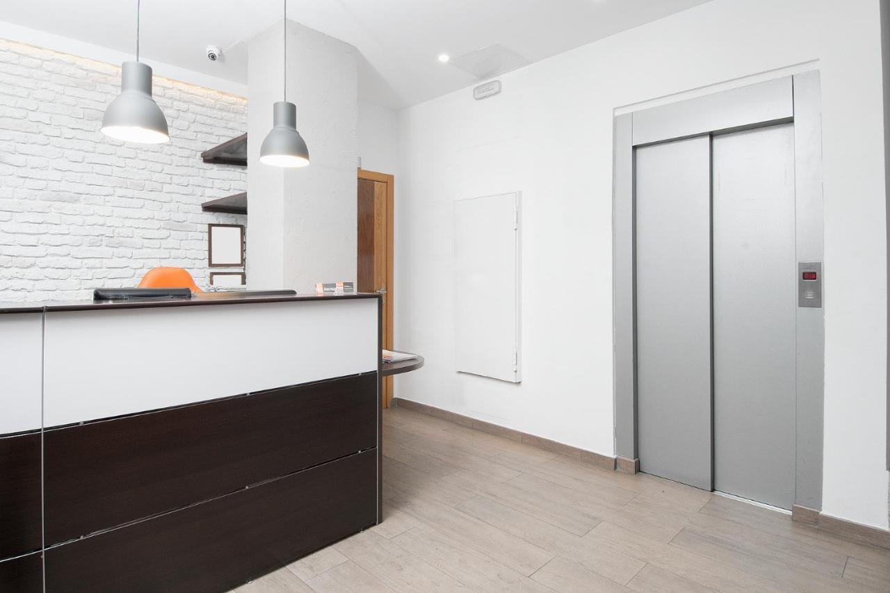 Plaza 5 Carabanchel Apartment Madrid Exterior photo